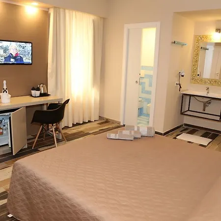 Don Ugo Luxury בית הארחה 4*