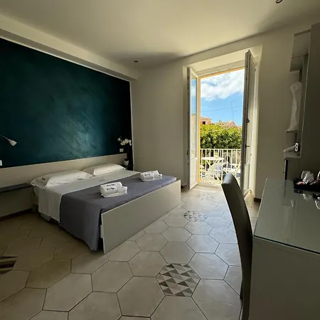 Don Ugo Luxury Гостевой дом Тропея